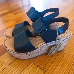 New! Born Sandals sz 8